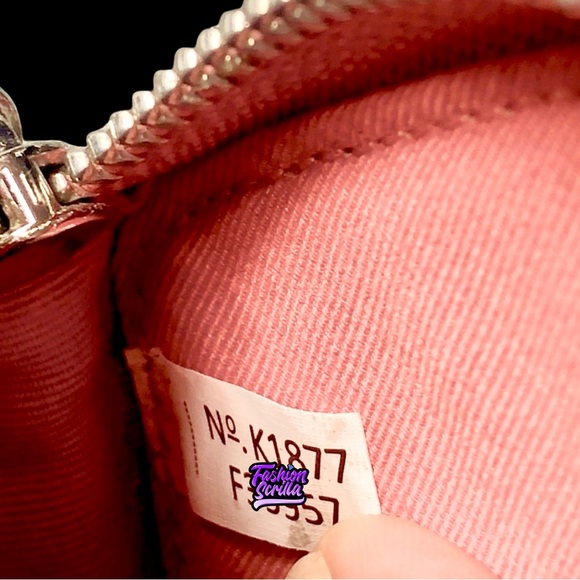 COACH Pink Heart Valentine Wristlet Limited Edition - Picture 5 of 8